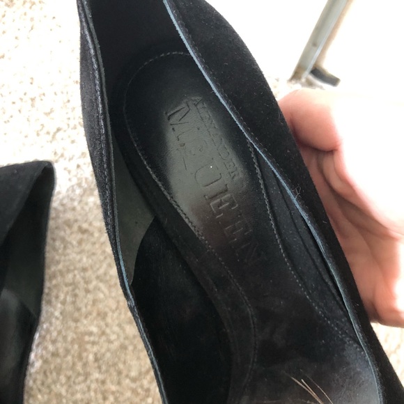 Alexander McQueen skull suede peep toe pump - Picture 5 of 6